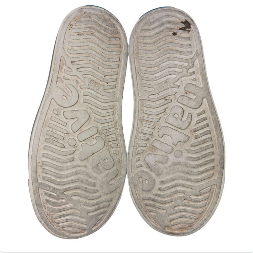 Native Shoes - Picture 2 of 7
